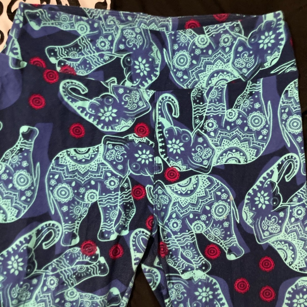 Rare lularoe neon elephant leggings o/s